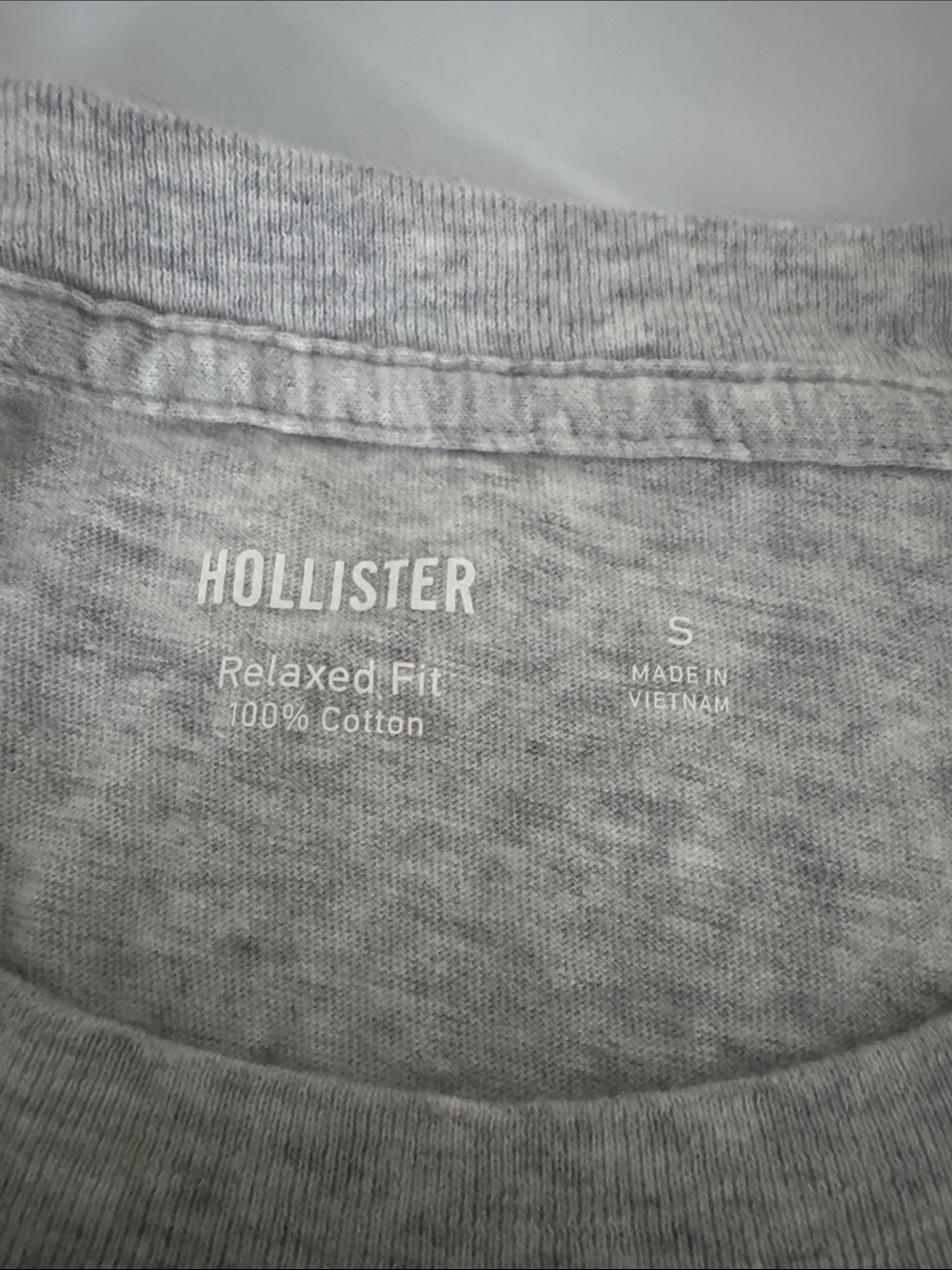 Hollister Light Heather Gray Short Sleeve Tee with Disney Mickey ski - Picture 3 of 4